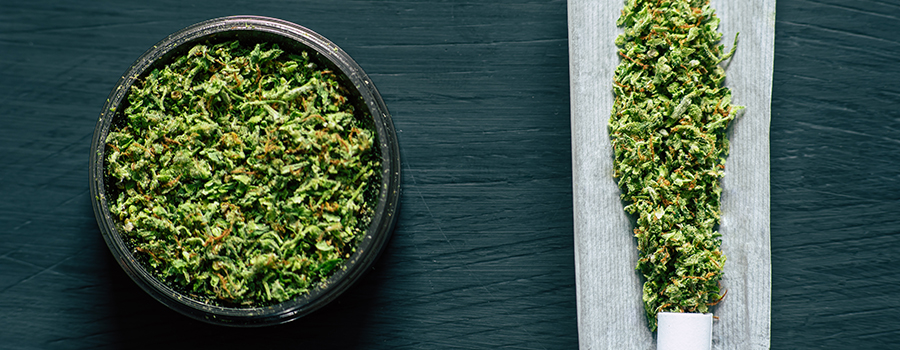 Hur och varför använda sig av en marijuana-kvarn Hur och varför använda sig av en marijuana-kvarn